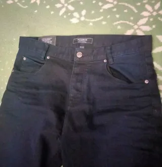 Pantalón vaquero hombre Pull&Bear Skinny Tapered.
