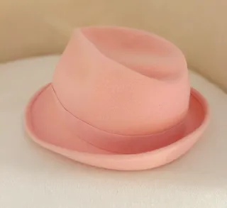 Cappello donna in panno rosa