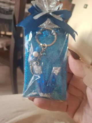 Portachiavi in resina lettera v