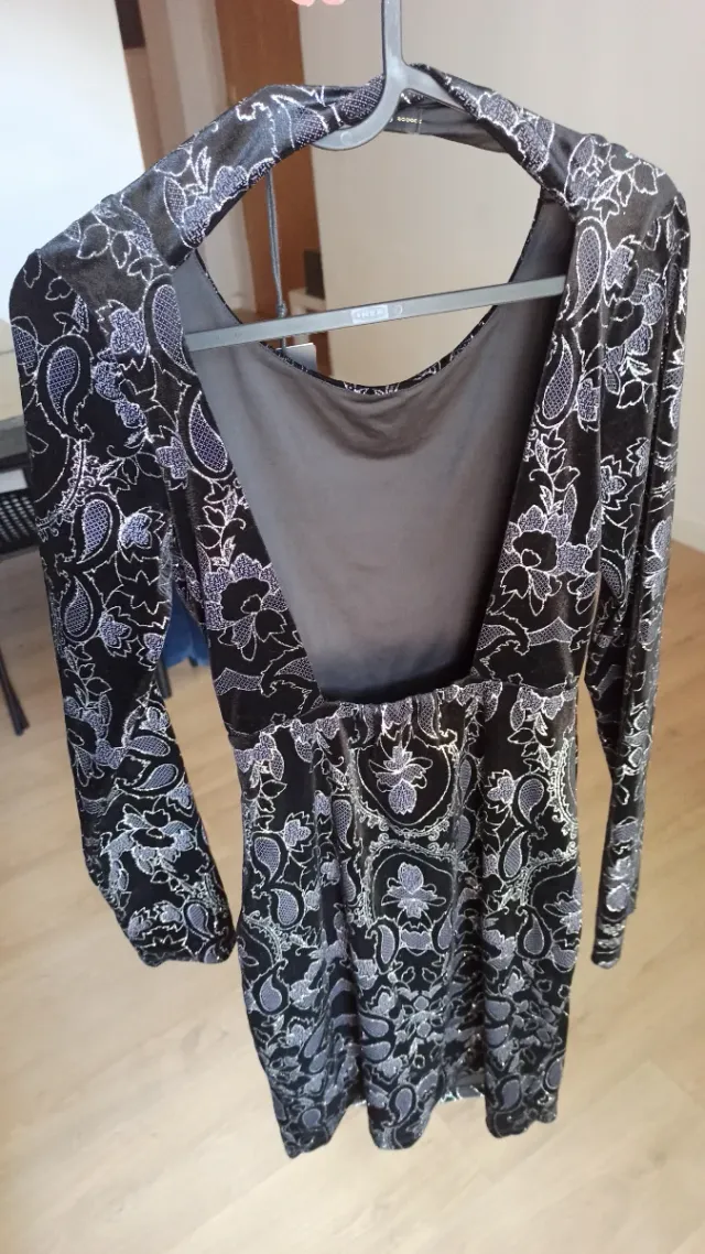 Vestido Guess brillante negro/gris