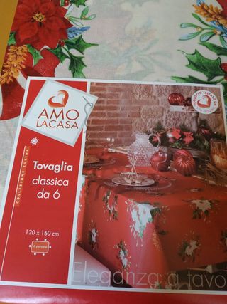 Centrotavola e tovaglia natalizia