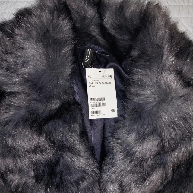 Abrigo pelo gris/morado..