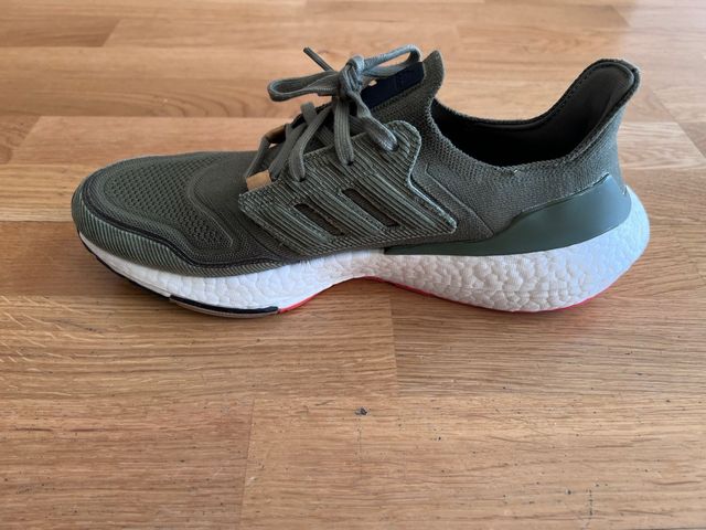 Zapatillas Adidas Ultraboost Verde Militar de segunda mano por 80