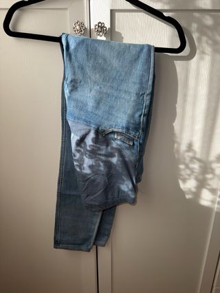 Tejano premamá azul