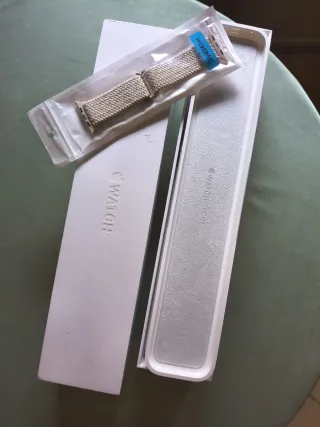 Apple Watch 7 Sport Beige/Gris