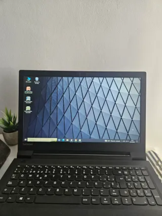 Portátil Lenovo V110 8GB RAM Negro, Disco SSD
