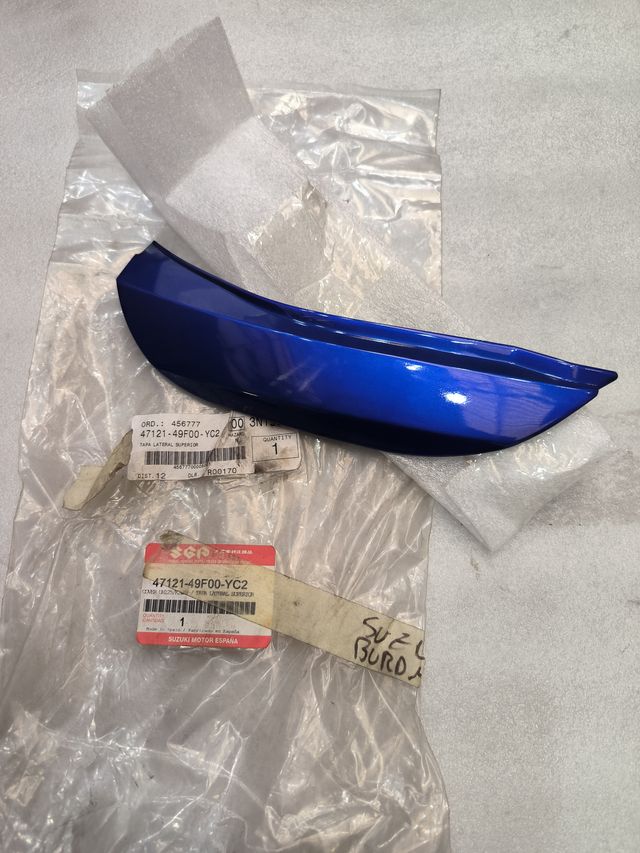 Tapa Lateral derecha Suzuki Burgman 125 02-06