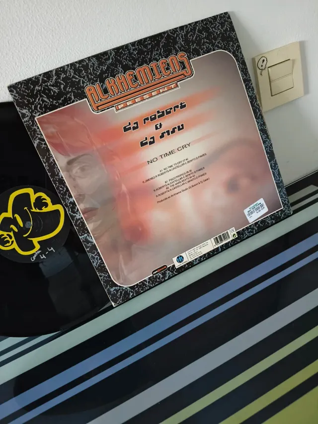 DJ Robert & DJ Sisu - No Time To Cry