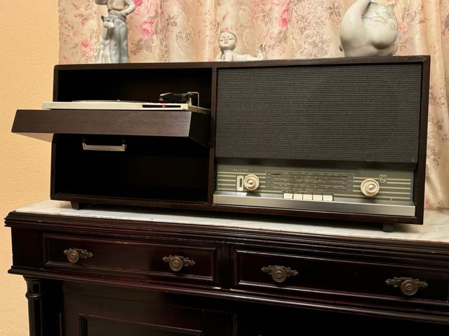 Radio Philips Marrón y Gris