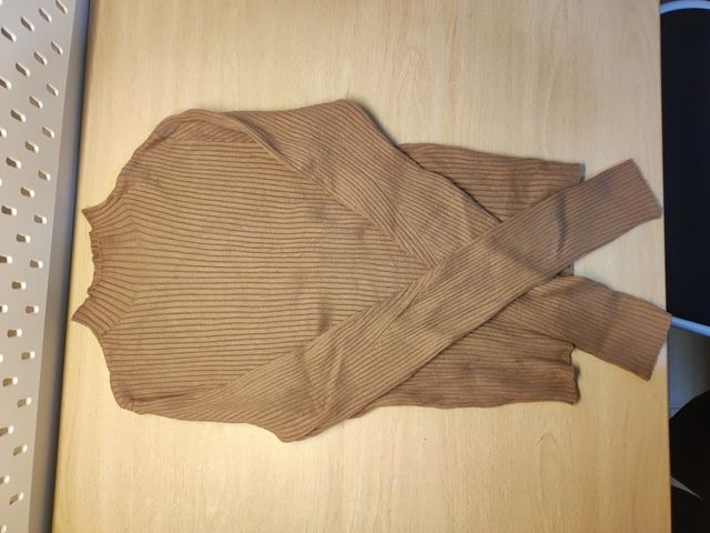 Lote 3 jerseys Bershka: gris, marrón y negro