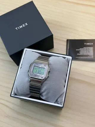 Reloj Timex T80 inoxidable plata . Nuevo