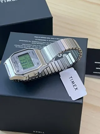 Reloj Timex T80 inoxidable plata . Nuevo