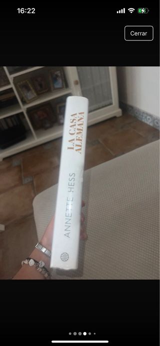 La Casa de los Espíritus (Spanish Edition)