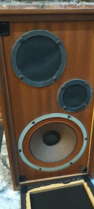 FUNCIONAN Altavoces JB o similar