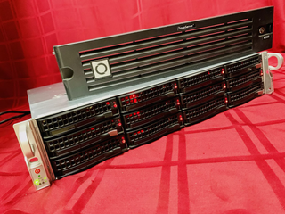 SERVIDOR SNAP SERVER N2000 CON OPENMEDIAVAULT 120 