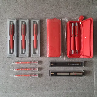 Lote Banco Santander: Relojes, Bolígrafos y Más