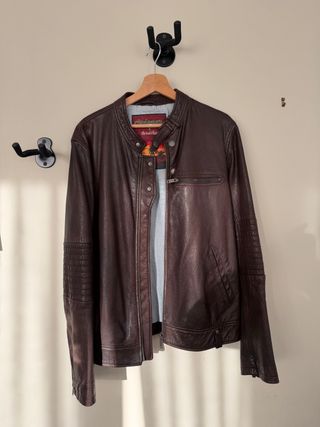 Cazadora cuero Chevignon marrón