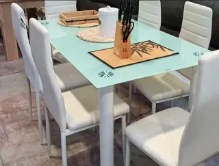 Mesa Comedor Cristal y 6 Sillas Blancas