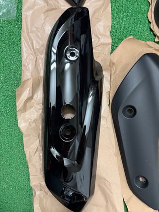 Piastra protezione 2 scarico Tmax dal 2017 al 2025