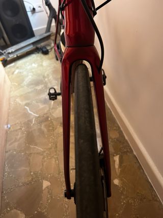 Bicicleta de carretera roja