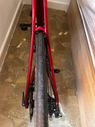 Bicicleta de carretera roja