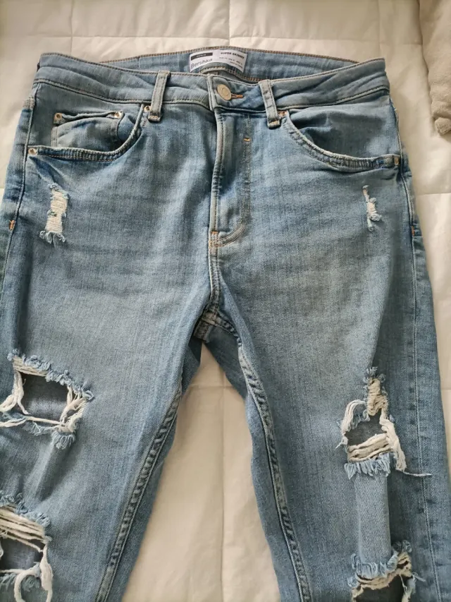 Vaqueros Bershka desgastados talla M