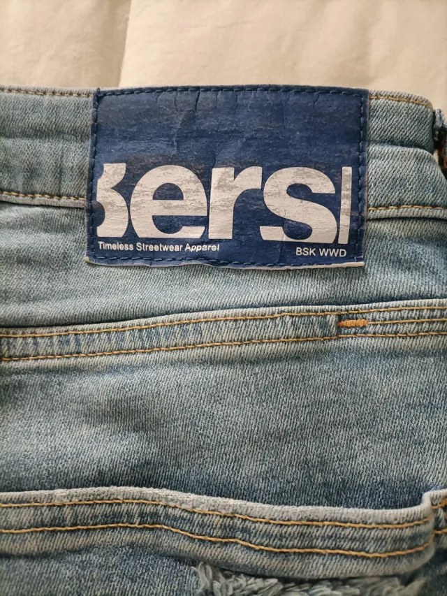 Vaqueros Bershka desgastados talla M