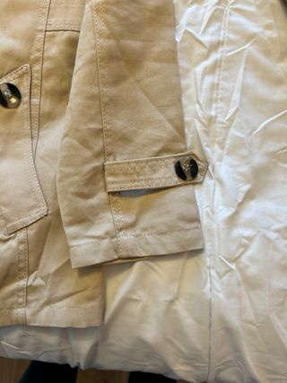 Gabardina corta hombre beige nueva
