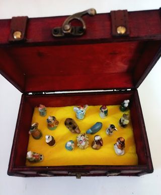 Presepe in miniatura in scrigno di legno