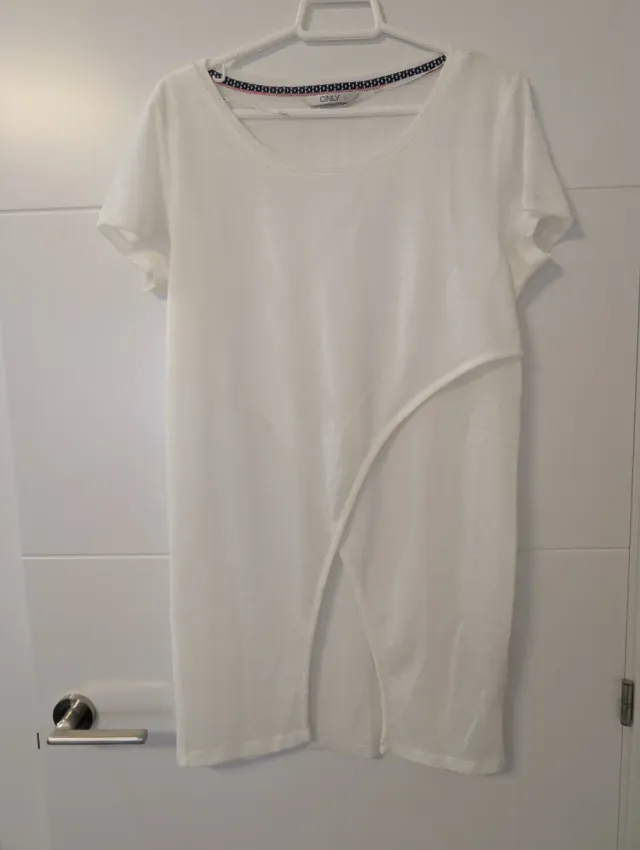 Camiseta Only blanca asimétrica