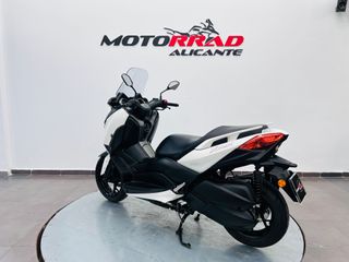 Yamaha XMAX 300