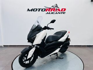 Yamaha XMAX 300