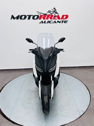 Yamaha XMAX 300