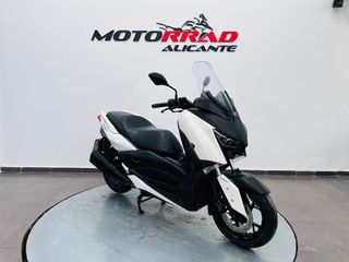 Yamaha XMAX 300