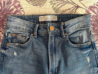 Pantalón vaquero mom slim