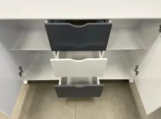 ELEGANTE COMODA DE MADERA