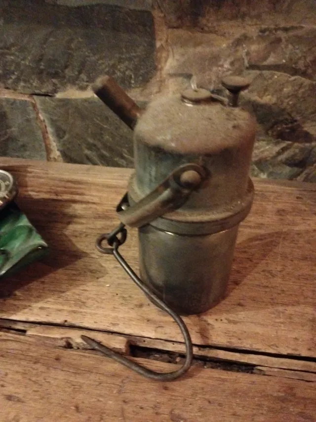 Lámpara de carburo antigua