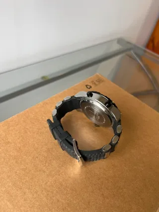 Reloj Shark Sport Watch Negro y Dorado