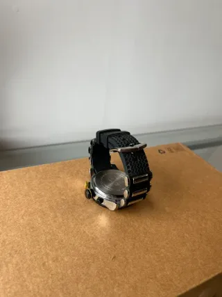 Reloj Shark Sport Watch Negro y Dorado