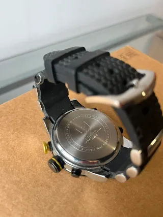 Reloj Shark Sport Watch Negro y Dorado