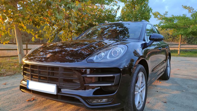 Porsche Macan Turbo - foto 1