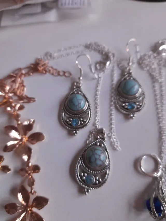 Lote 7 Joyas Colgantes y Pendientes