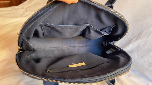 Bolso cómodo y amplio.