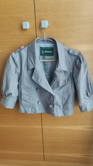 Americana corta Riverside gris