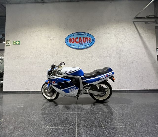 SUZUKI GSXR 750