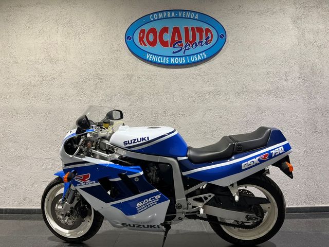 SUZUKI GSXR 750