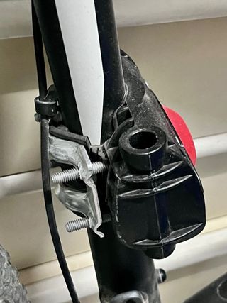 Asiento bici infantil negro fijación cuadro