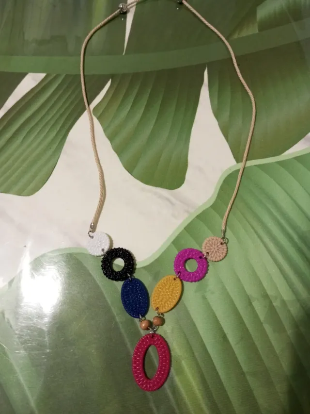 Collar artesanal multicolor