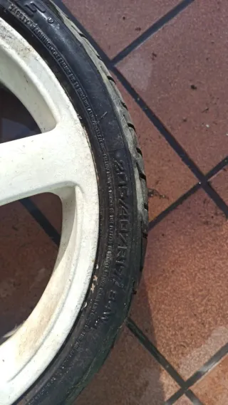 3 Llantas 17 205/40 ZR17 84W con Gomas