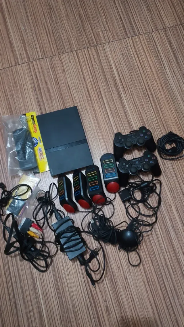 PlayStation 2 Slim Negra + Accesorios